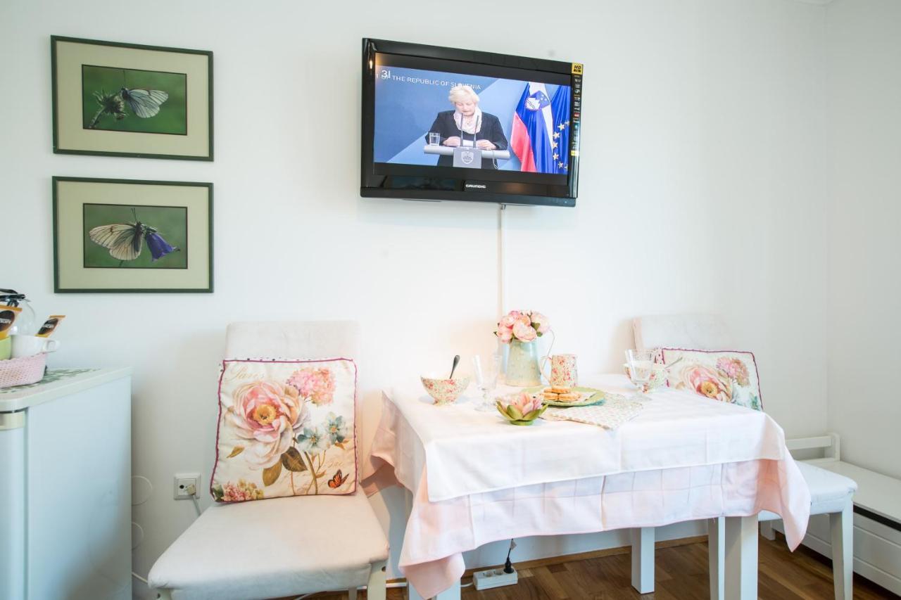 B&B Pletna A Double Lake-View Room 블레드 외부 사진