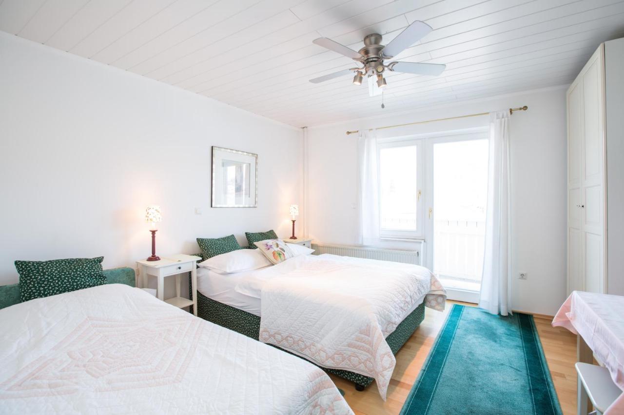 B&B Pletna A Double Lake-View Room 블레드 외부 사진