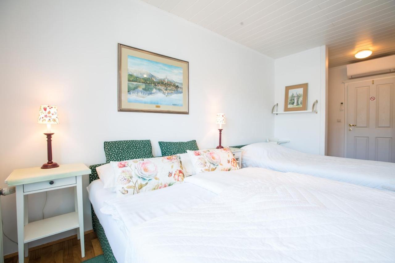 B&B Pletna A Double Lake-View Room 블레드 외부 사진