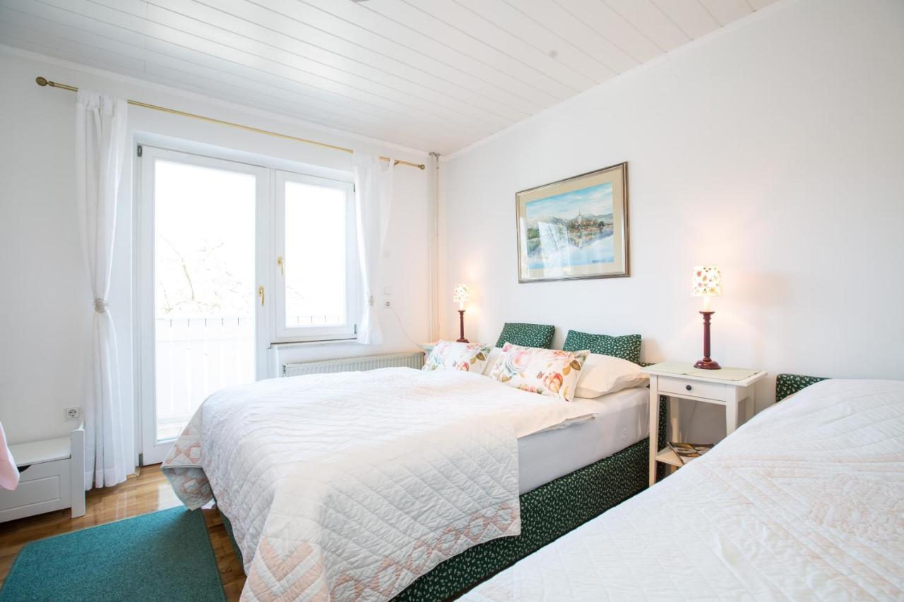 B&B Pletna A Double Lake-View Room 블레드 외부 사진