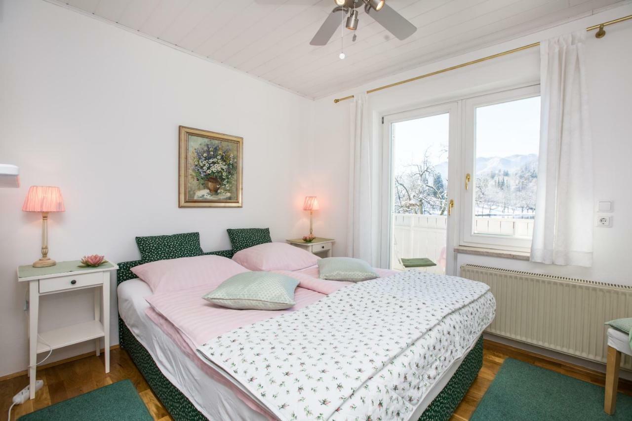 B&B Pletna A Double Lake-View Room 블레드 외부 사진