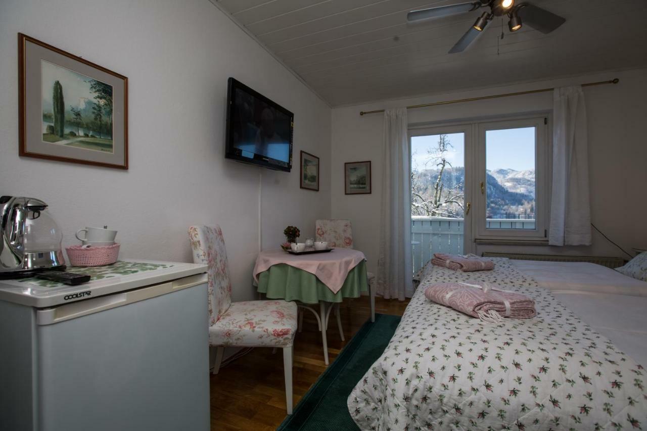 B&B Pletna A Double Lake-View Room 블레드 외부 사진
