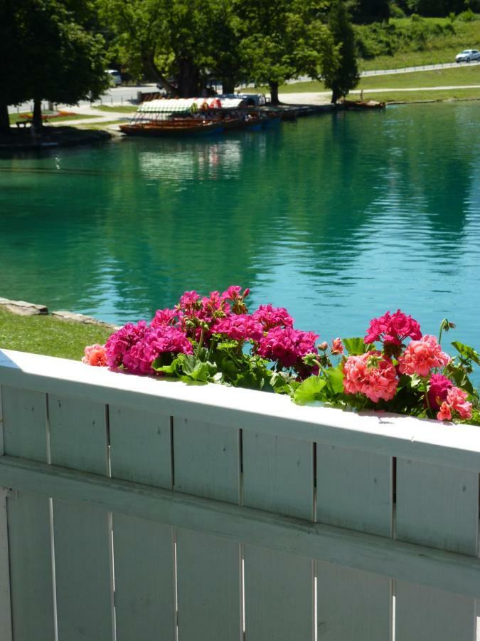 B&B Pletna A Double Lake-View Room 블레드 외부 사진