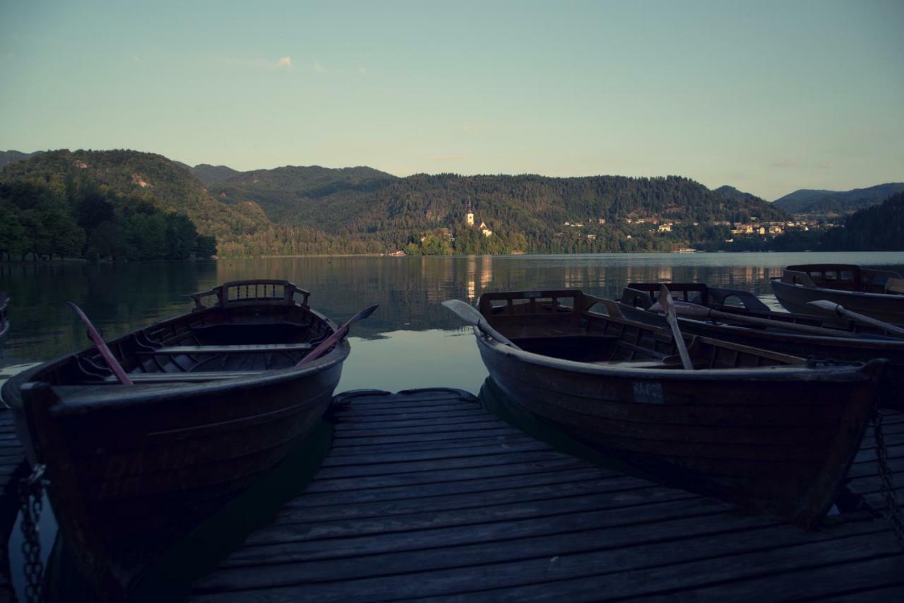 B&B Pletna A Double Lake-View Room 블레드 외부 사진